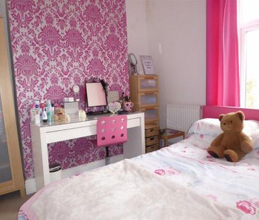 2 bedroom end of terrace house to rent - Photo 4