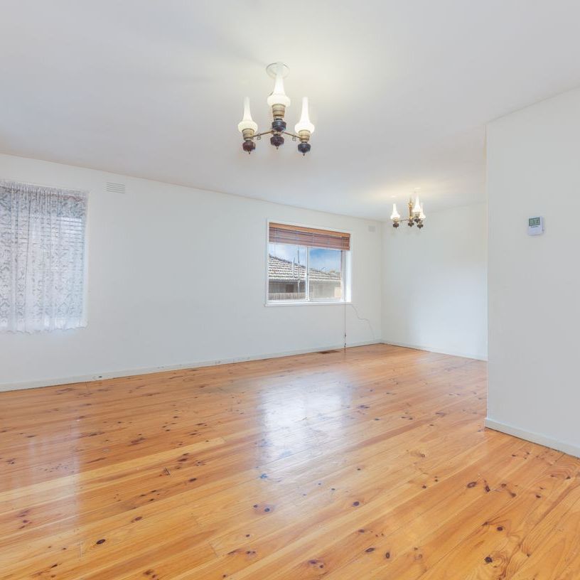 Family home - Photo 1