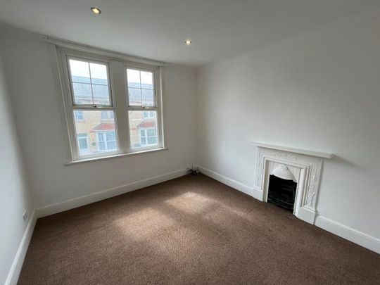 4 bedroom terraced house to rent - Photo 1