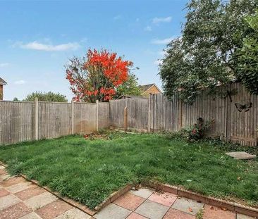 Walnut Close, Alton, Hampshire, GU34 - Photo 5