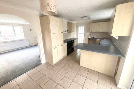 Swaffham Road - Photo 4