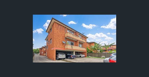 Recently Renovated Neat and Tidy 2 Bedroom Unit - Photo 1