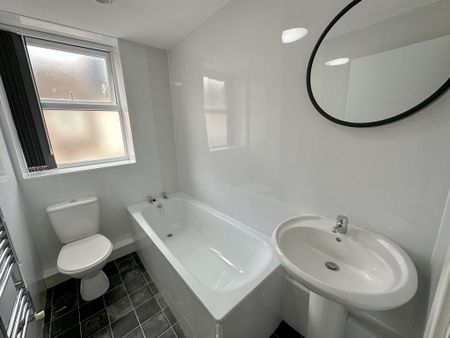 5 bedroom terraced house to rent - Photo 5