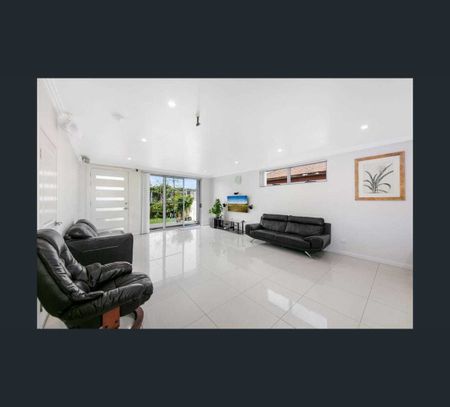1/133 Birdwood Road, Georges Hall, NSW 2198 - Photo 4