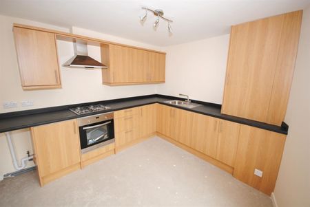 2 bedroom Flat To Let - Photo 2