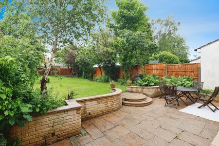 5 bedroom House To Let - Photo 5