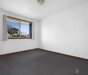 3/186 Marsh Street, Armidale NSW 2350 - Photo 2