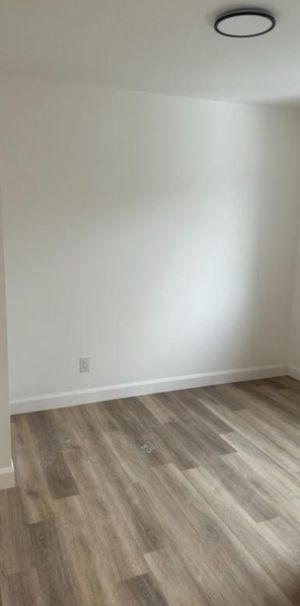 Beau 3 1/2 à louer Rénové - Magog ( Triplex ) 1er JUILLET 2026 - Photo 1