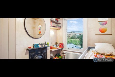 3 bedroom terraced house to rent - Photo 5