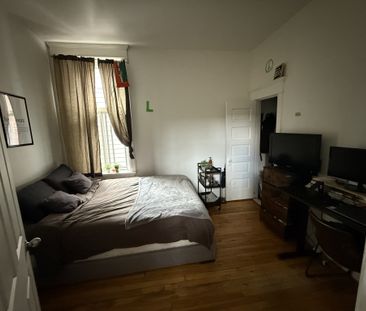 Little Burgundy - 3 Bedrooms - July 1 - Photo 1