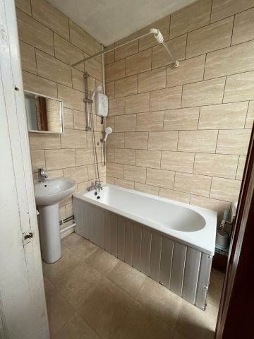 Room in a Shared House, Royal Park Avenue, LS6 - Photo 5