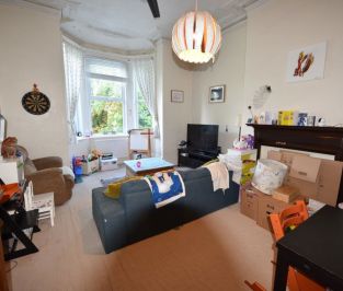 1 bedroom Flat in Springwood Road, Leeds - Photo 1