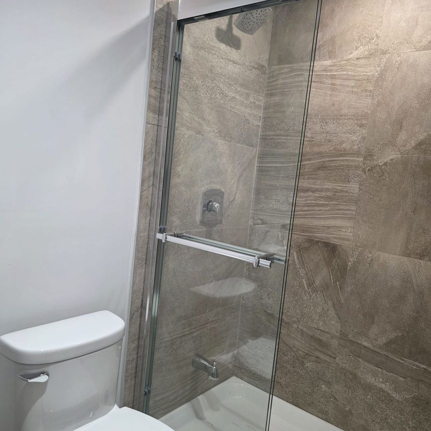 For Lease - 247 Alderbrae Avenue Unit# Basement, Toronto, Ontario - Photo 1