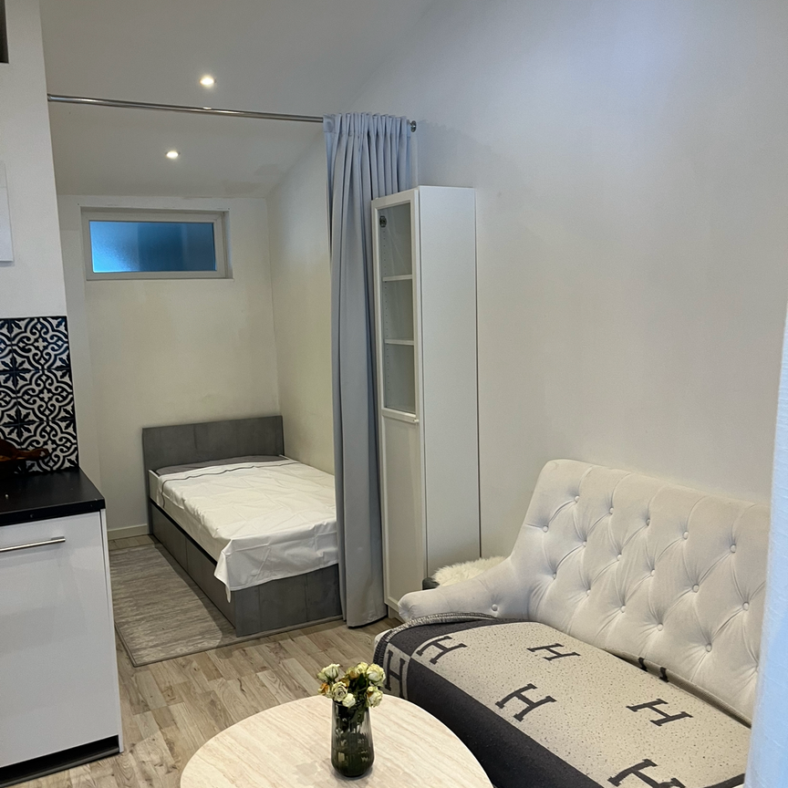 Rosenbjelkes väg, Sollentuna - Photo 1