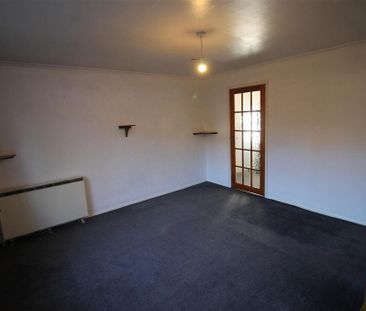 2 bedroom semi-detached house to rent - Photo 2