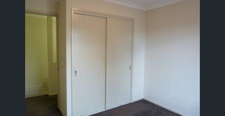 Bright and spacious three bedroom townhouse near Werrington Station - Photo 4