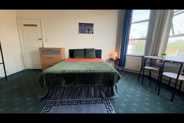 Room in a Shared Flat, Wrottesley Road, NW10 - Photo 1