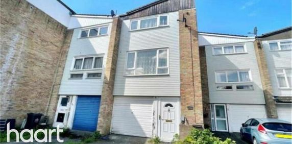 1 bedroom in a house share to rent - Photo 2