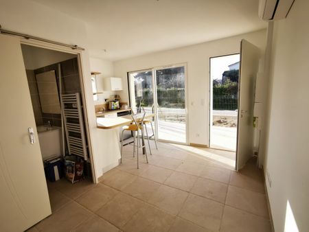 Joli Studio meublé en location à Montélimar (26) avec JURISTIMMO - Photo 2