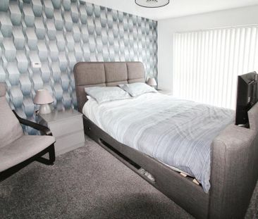 2 bedroom end of terrace house to rent - Photo 3