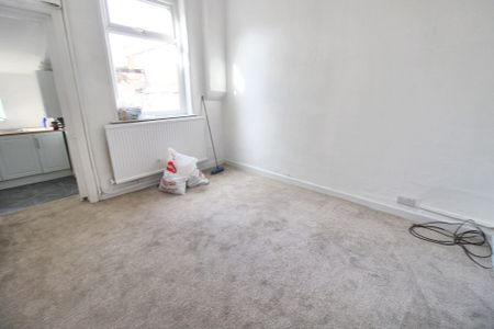 2 bed terraced house to rent in Wrigley Street, Ashton-Under-Lyne, OL6 - Photo 2
