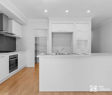 Stylish and Spacious 4-Bedroom Family Home in Aintree - Photo 2