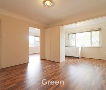 Modern & Light-Filled Unit in a Convenient West Ryde Location - Photo 2