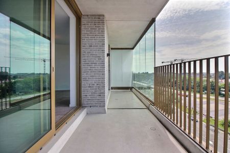 Ruim 2-kamerappartement met panoramisch zicht op toplocatie - Photo 2