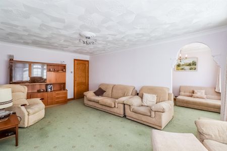 Marriott Grove, Wakefield - Photo 2