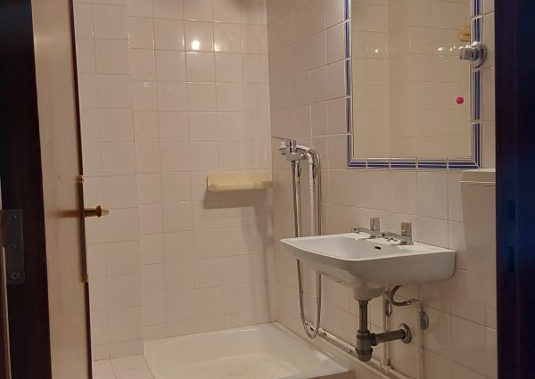 Simpático Apartamento T2 para Arrendamento junto à Foz do Douro