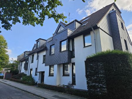 Originelle Dachgeschosswohnung in beliebter Wohnlage von Königssteele - Foto 2