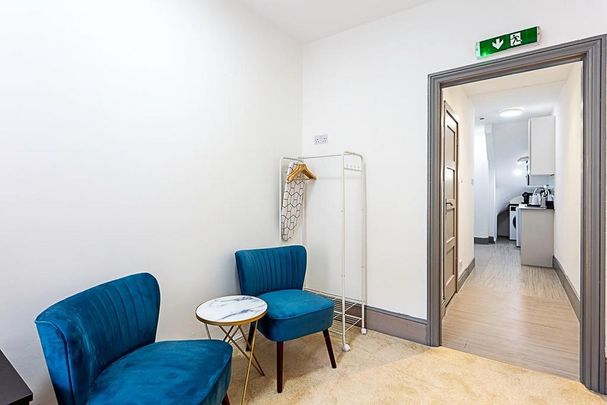 Studio to rent - Photo 1