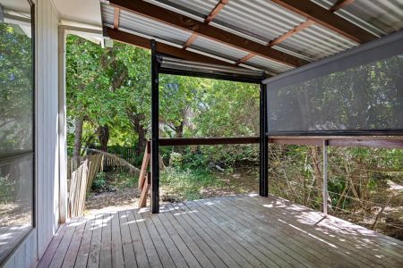 Charming 2-Bedroom Villa in Peaceful Diddillibah - Photo 4