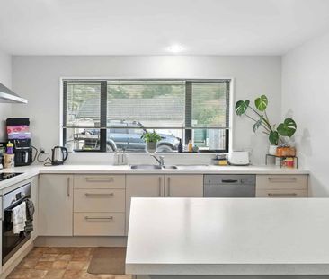 What!! Modern Home in Sumner? - Photo 4