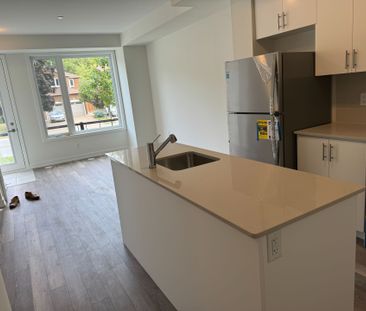 For Lease - 3538 Colonial Drive Unit# 18, Mississauga, Ontario - Photo 5