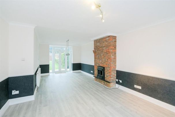 3 bedroom semi-detached house to rent - Photo 1