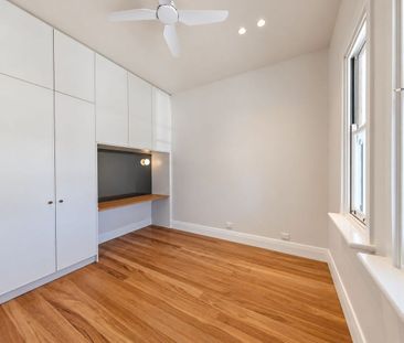 CHARACTER MEETS LUXURY – A BEAUTIFULLY REIMAGINED COOKS HILL RESIDENCE - Photo 5