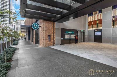 Modern One-Bedroom Apartment with Parking – Steps to Crows Nest Metro - Photo 4