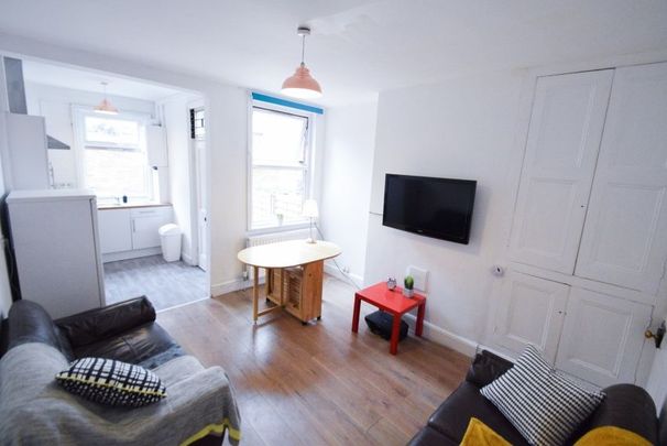 3 bedroom house share to rent - Photo 1