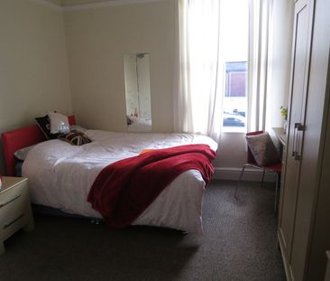 7 Bed Semi-Detached House, Radcliffe Road, NG2 - Photo 3