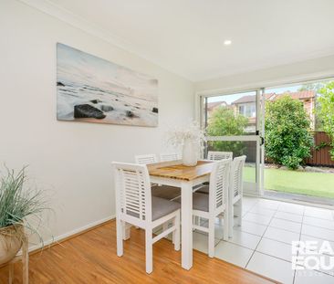 Beautifully Renovated Single Level Villa - Photo 3