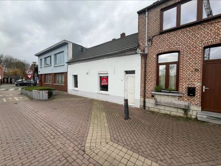 Bescheiden woning met 1 slaapkamer, gesloten terras en tuinberging in hartje Geel! - Photo 2