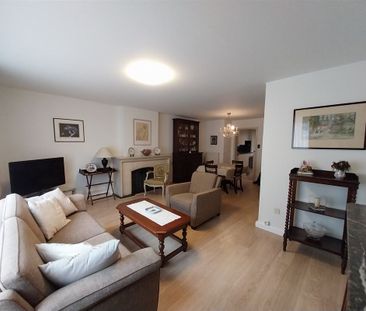 TE HUUR: Gelijkvloers appartement met 2 slaapkamers en autostaanpla... - Photo 1