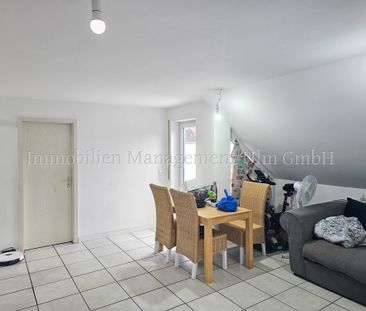 Schöne 2-Zimmer DG-Wohnung mit Dachterrasse! - Photo 1