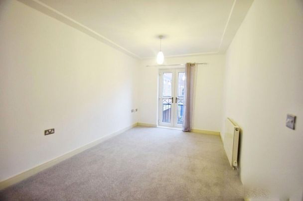 Baker Street - Photo 1