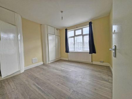 3 bedroom terraced house to rent - Photo 4