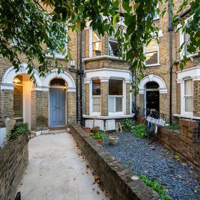 3 bedroom flat to rent - Photo 1