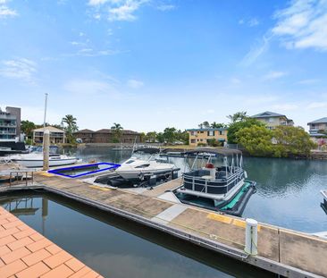 12/12 Canal Avenue, Runaway Bay, Qld 4216 - Photo 1