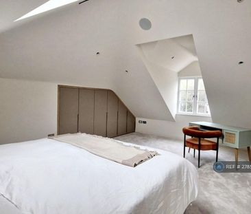 1 bedroom in a house share to rent - Photo 2