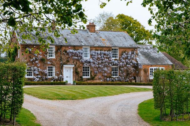 6 bedroom detached house to rent - Photo 1